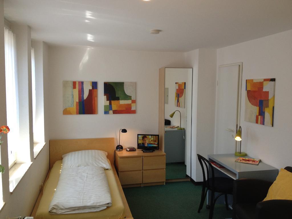 Apartmenthaus Somborn Бохум Стая снимка